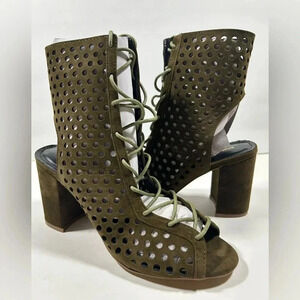 NIB!Shoe Shoe Republic LA-Suede Perforated-Lace UpPeep toe heel booties Size 9